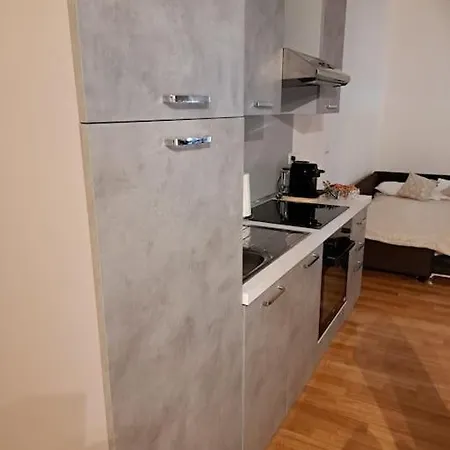 Lägenhet La Mansarda Di Ale *